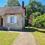 Maison Confort Avec Jardin - Chantilly, Senlis, Parc Asterix, Paris Cdg Holiday home